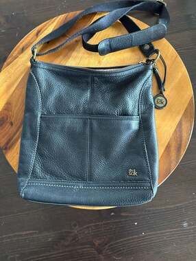 The Sak Iris Crossbody Purse Black Pebbled Leather 1000050159 Bag